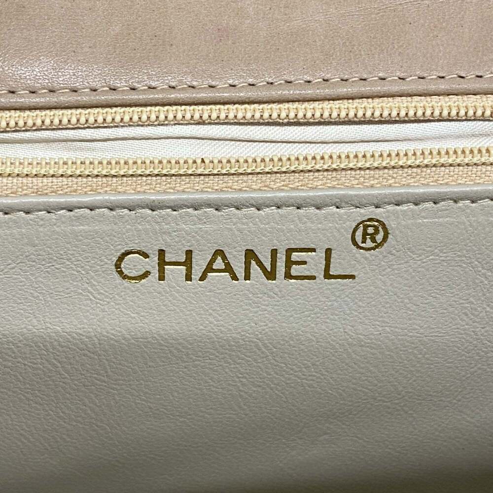 CHANEL Cream Lambskin Leather Shoulder Bag - Picture 5 of 14